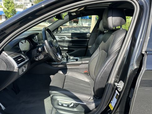 Used 2017 BMW 740i RWD image 18