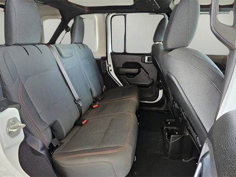 Used 2024 Jeep Wrangler Unlimited Rubicon w/ Technology Group image 23