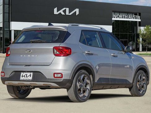 Used 2022 Hyundai Venue SEL image 6