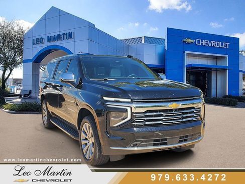 New 2026 Chevrolet Suburban Premier w/ Sun And Tow Package AWD/4WD image 2