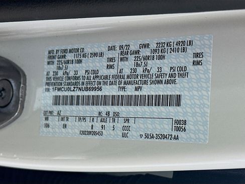 Used 2022 Ford Escape Titanium FWD image 12