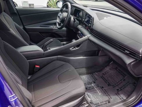Certified 2025 Hyundai Elantra Sport FWD image 16