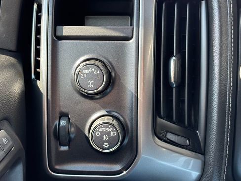 Used 2018 Chevrolet Silverado 1500 LTZ Z71 image 18