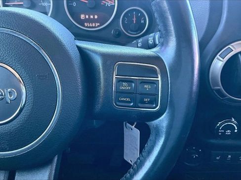 Used 2016 Jeep Wrangler Unlimited Sahara AWD/4WD image 12