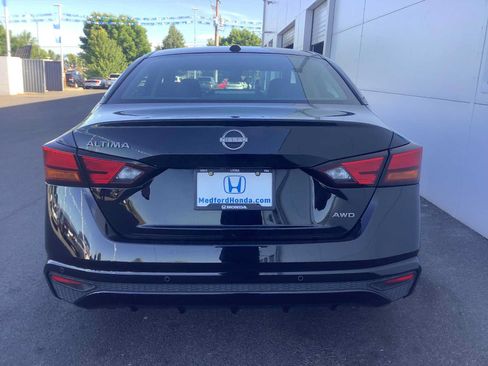 Used 2025 Nissan Altima 2.5 SV AWD/4WD image 5