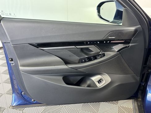 Used 2026 BMW 530i RWD image 13