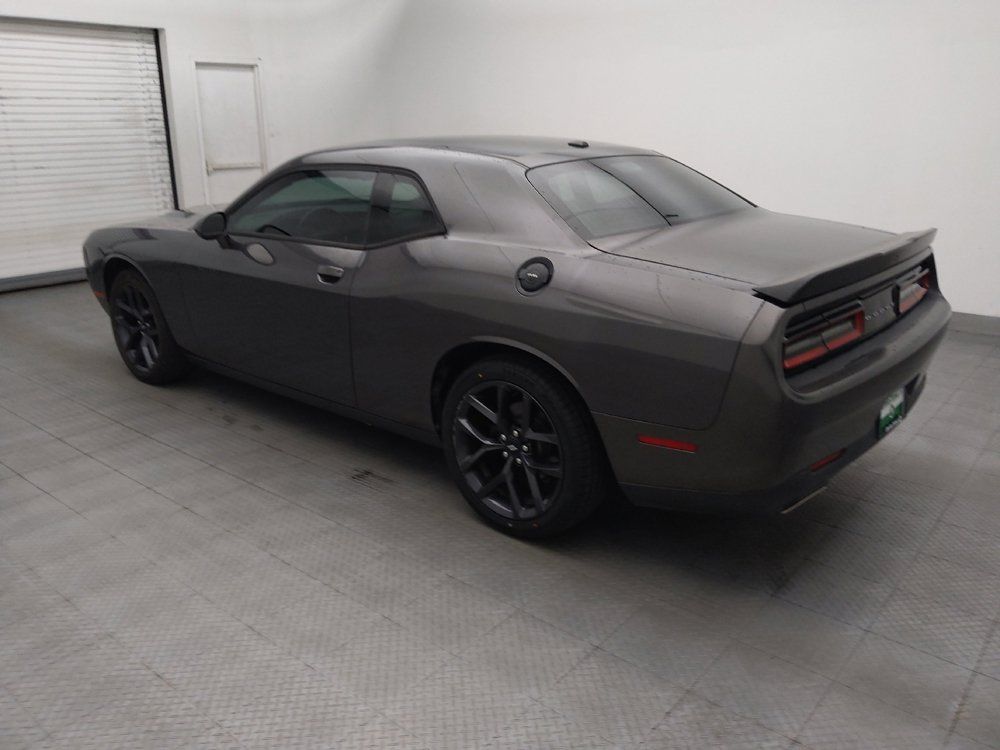 Used 2019 Dodge Challenger SXT w/ Blacktop Package RWD image 3