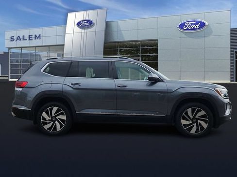 Used 2024 Volkswagen Atlas SEL AWD/4WD image 2