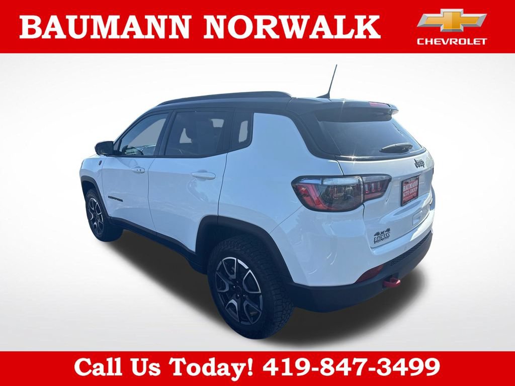 Used 2025 Jeep Compass Trailhawk AWD/4WD image 5