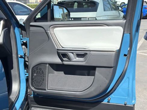 Used 2023 Rivian R1S Adventure image 40