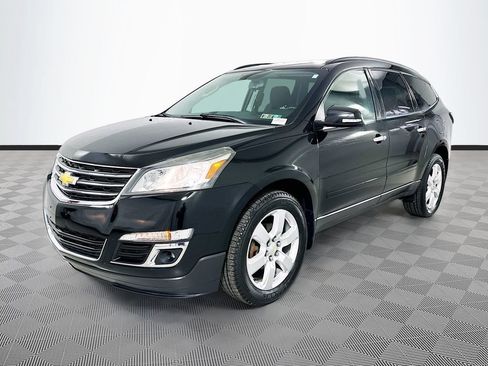 Used 2017 Chevrolet Traverse LT w/ Style and Technology Package AWD/4WD image 3