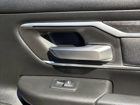 Used 2019 RAM 1500 Big Horn AWD/4WD image 39