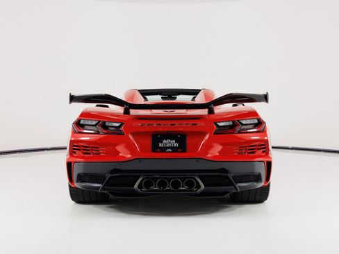 Used 2023 Chevrolet Corvette Z06 w/ Stealth Interior Trim Package RWD image 5