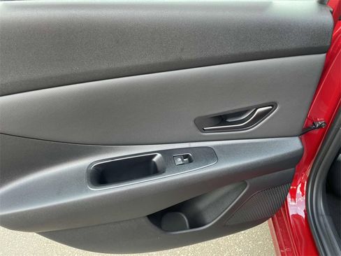 New 2025 Hyundai Elantra Sport image 11