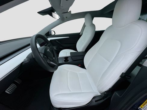 Used 2021 Tesla Model 3 Standard Range Plus RWD image 13