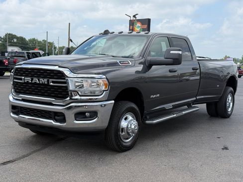 Used 2024 RAM 3500 Big Horn AWD/4WD image 4