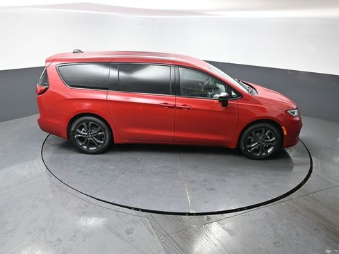 New 2026 Chrysler Pacifica Select image 29