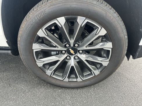 New 2025 Chevrolet Suburban High Country image 61