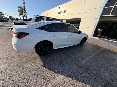 Used 2025 Honda Civic Sport image 4