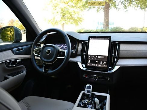 New 2026 Volvo XC90 B6 Plus w/ Protection Package Premier image 19