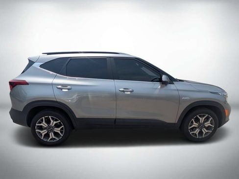 Used 2023 Kia Seltos EX AWD/4WD image 3