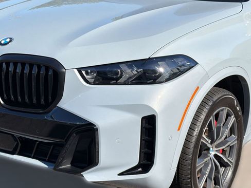 Certified 2025 BMW X5 xDrive40i w/ M Sport Package AWD/4WD image 11