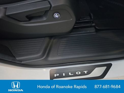 New 2026 Honda Pilot Sport image 26