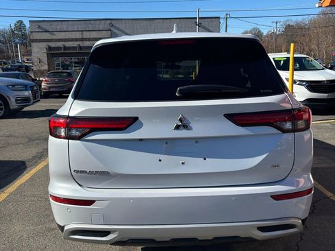 Used 2022 Mitsubishi Outlander SE image 5