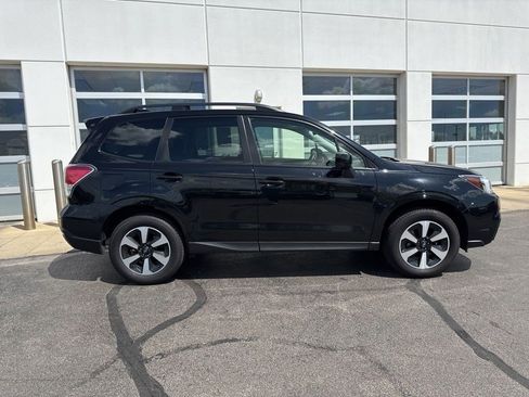Used 2017 Subaru Forester 2.5i Premium w/ All-Weather Package image 3