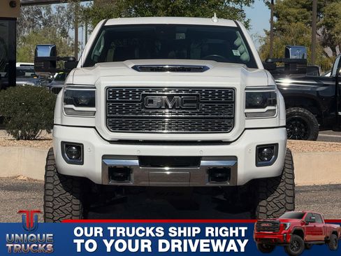 Used 2018 GMC Sierra 2500 Denali w/ Duramax Plus Package image 2