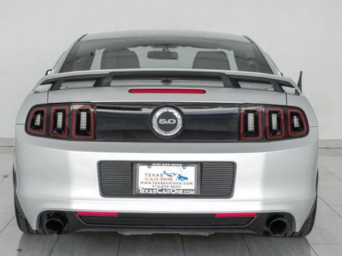 Used 2013 Ford Mustang GT Premium w/ GT Coupe Accessory Pkg 5 RWD image 7