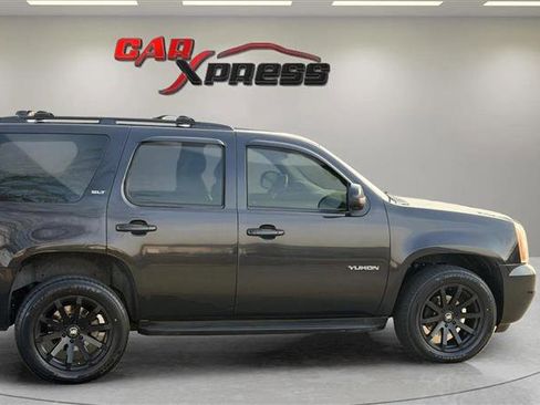 Used 2011 GMC Yukon SLT image 7