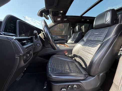 Used 2022 Cadillac Escalade Sport Platinum w/ LPO, ONYX Package AWD/4WD image 22