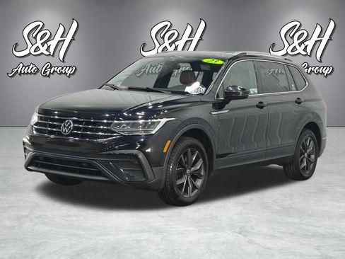 Used 2023 Volkswagen Tiguan SE AWD/4WD image 15