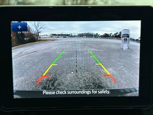 Used 2022 Ford Explorer XLT w/ Equipment Group 202A image 22