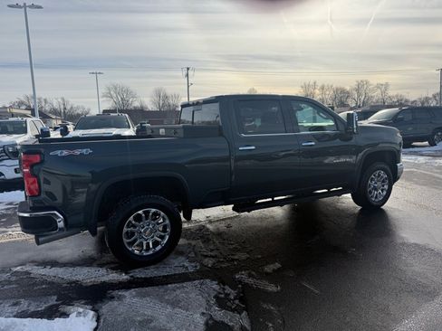 Used 2025 Chevrolet Silverado 2500 LTZ w/ LTZ Premium Package image 5