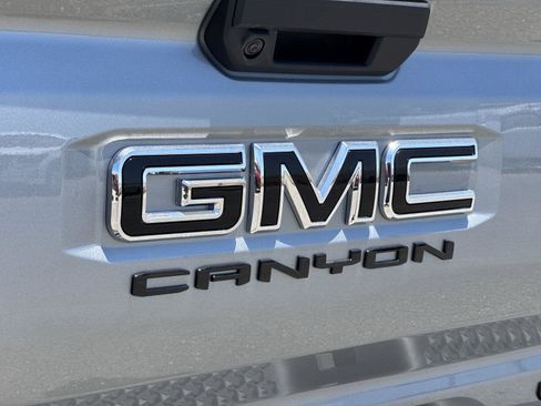 New 2026 GMC Canyon Elevation w/ LPO, Black Badging Package RWD image 26