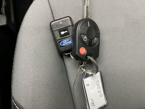 Used 2015 Ford Escape SE AWD/4WD image 22
