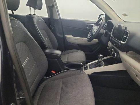 Used 2023 Hyundai Venue Limited w/ Cargo Package FWD image 21