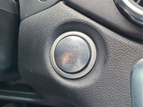 Used 2019 Mercedes-Benz GLA 250 4MATIC image 29