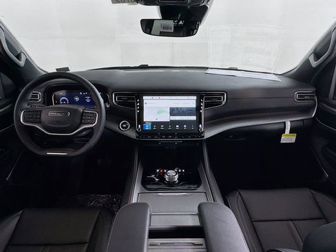New 2026 Jeep Grand Wagoneer 4WD w/ Premium Group I image 32