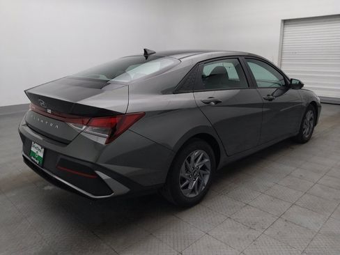 Used 2024 Hyundai Elantra SEL FWD image 9