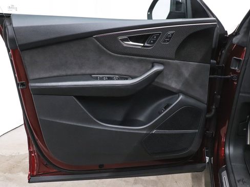 Used 2022 Audi RS Q8 image 12