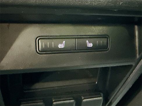 Used 2018 Land Rover Discovery Sport HSE image 28