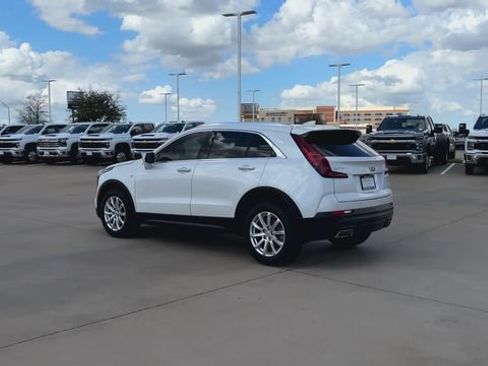Used 2023 Cadillac XT4 Luxury w/ Cold Weather Package image 6
