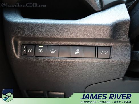 Used 2023 Toyota RAV4 XLE Premium AWD/4WD image 32