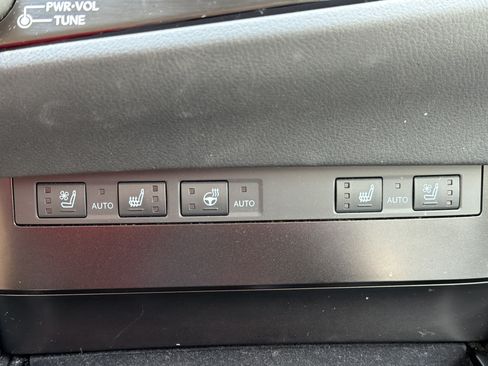 Used 2024 Lexus ES 350 w/ Premium Package FWD image 8