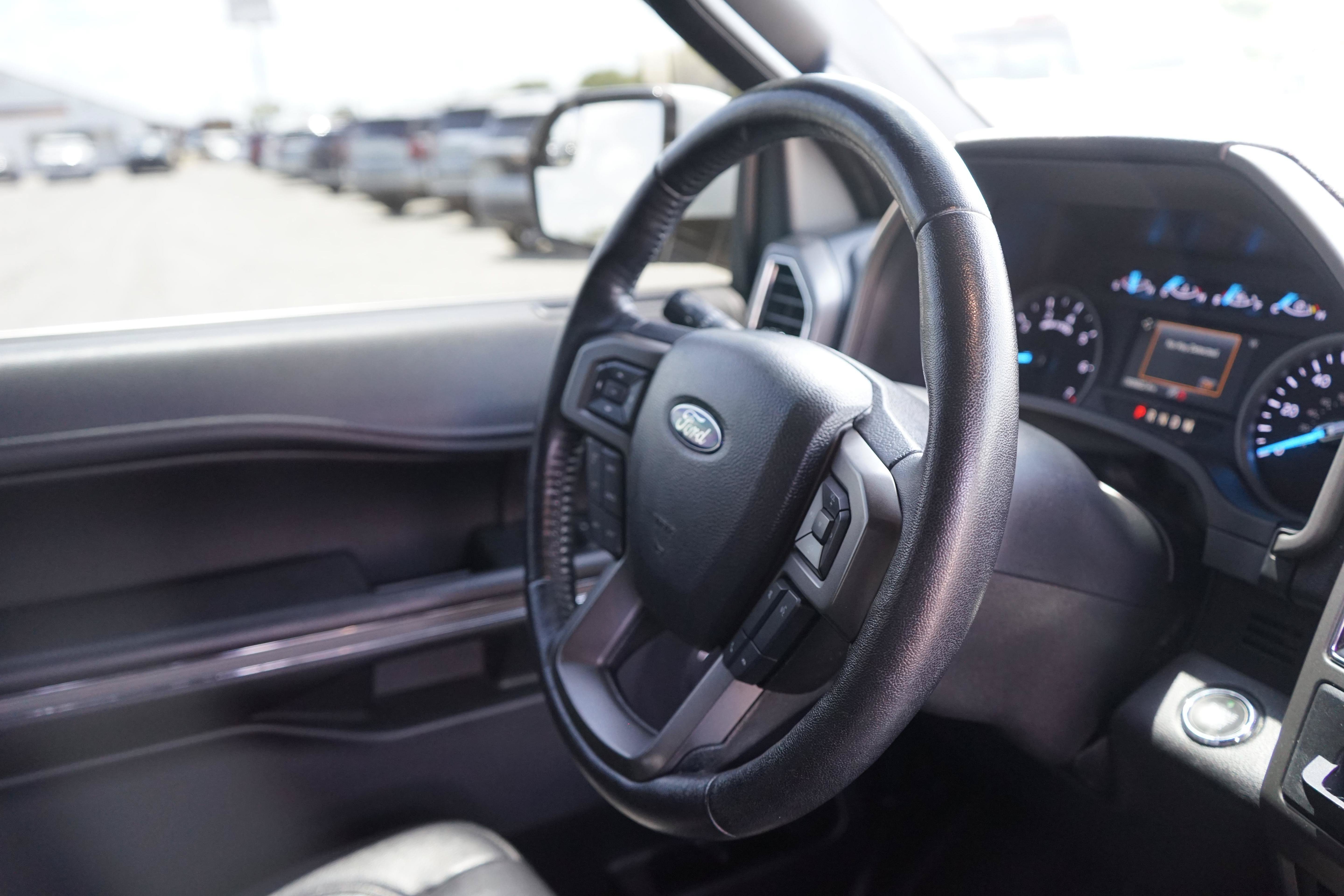 Used 2019 Ford Expedition XLT w/ Equipment Group 201A RWD image 24