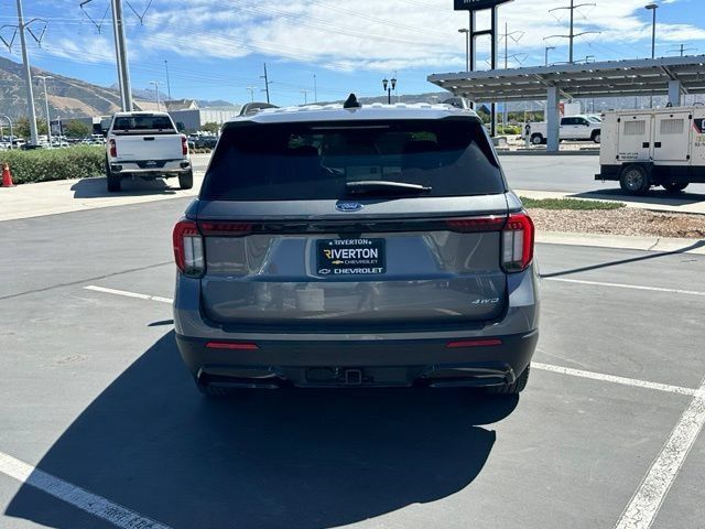 Used 2025 Ford Explorer ST-Line AWD/4WD image 5