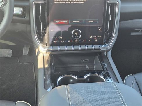 New 2026 GMC Yukon XL Elevation image 15